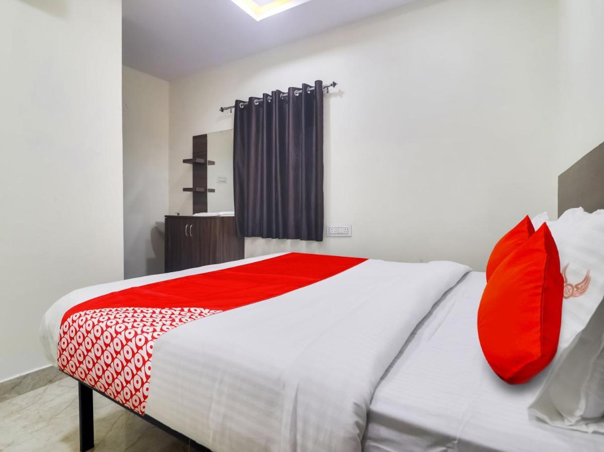 Hotel O Red Stone Hotels Хайдарабад Экстерьер фото