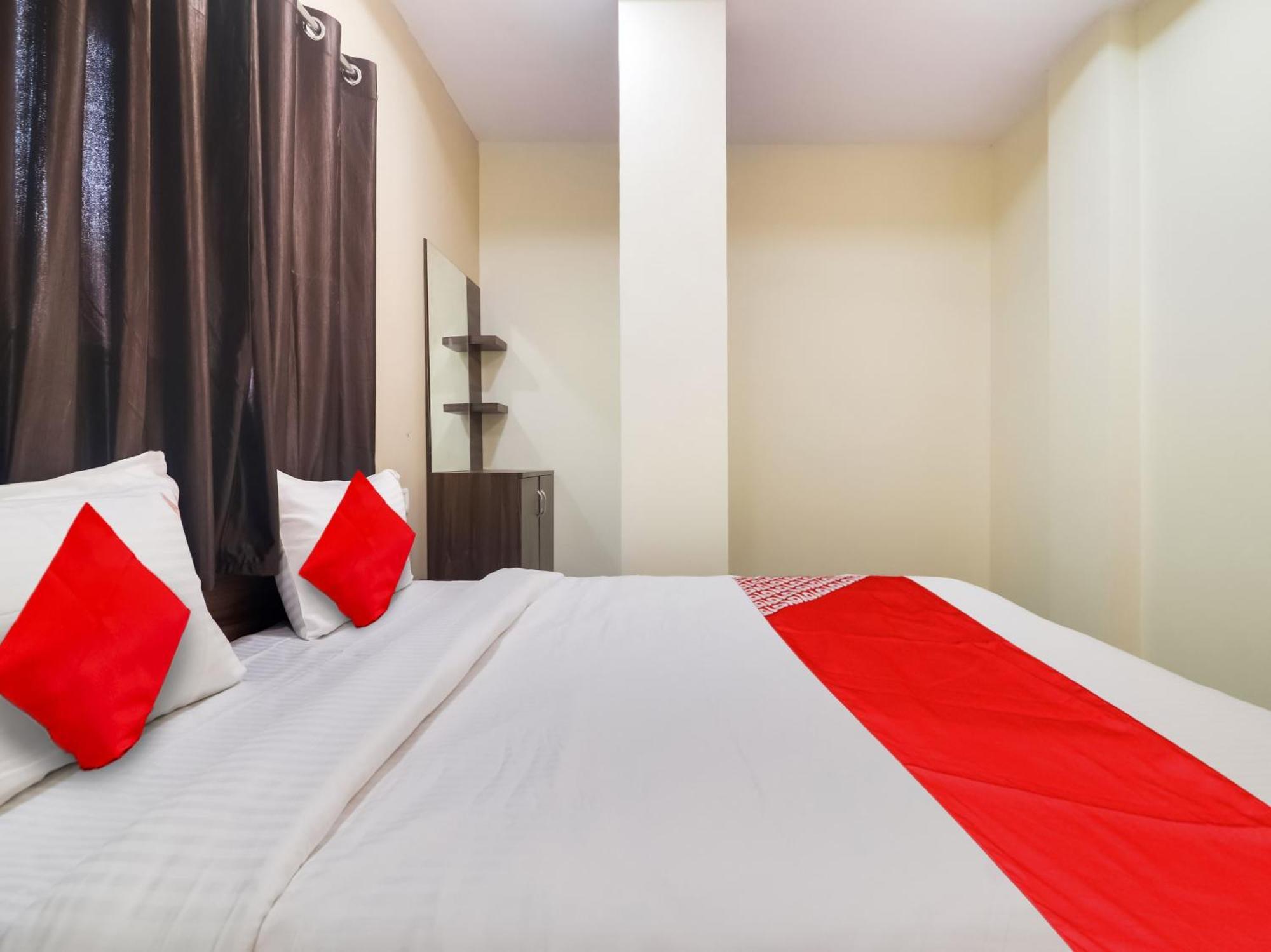 Hotel O Red Stone Hotels Хайдарабад Экстерьер фото