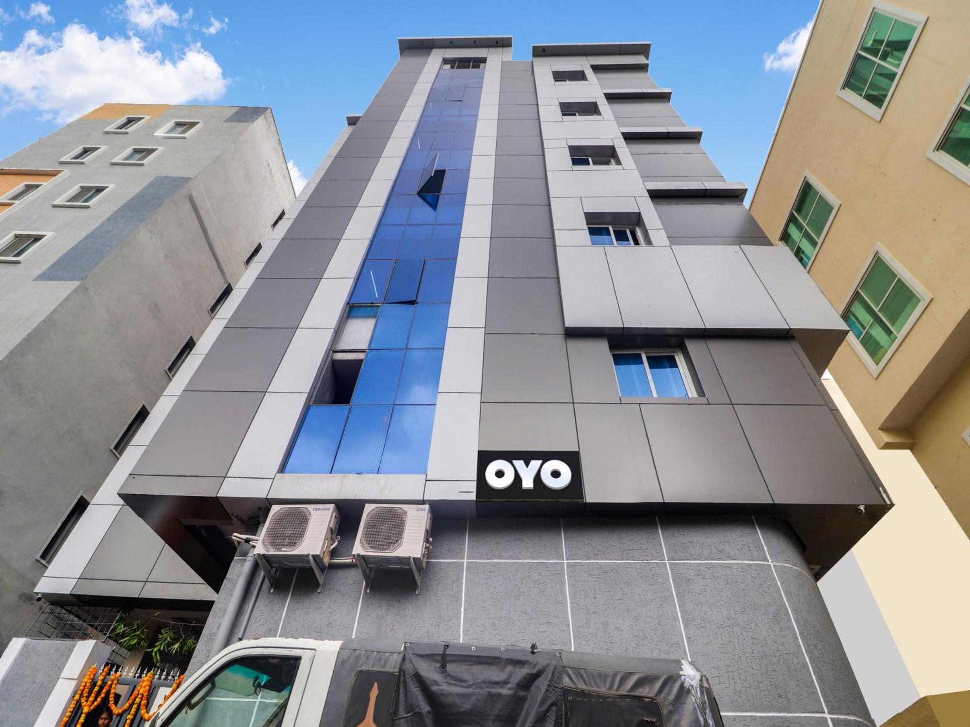 Hotel O Red Stone Hotels Хайдарабад Экстерьер фото