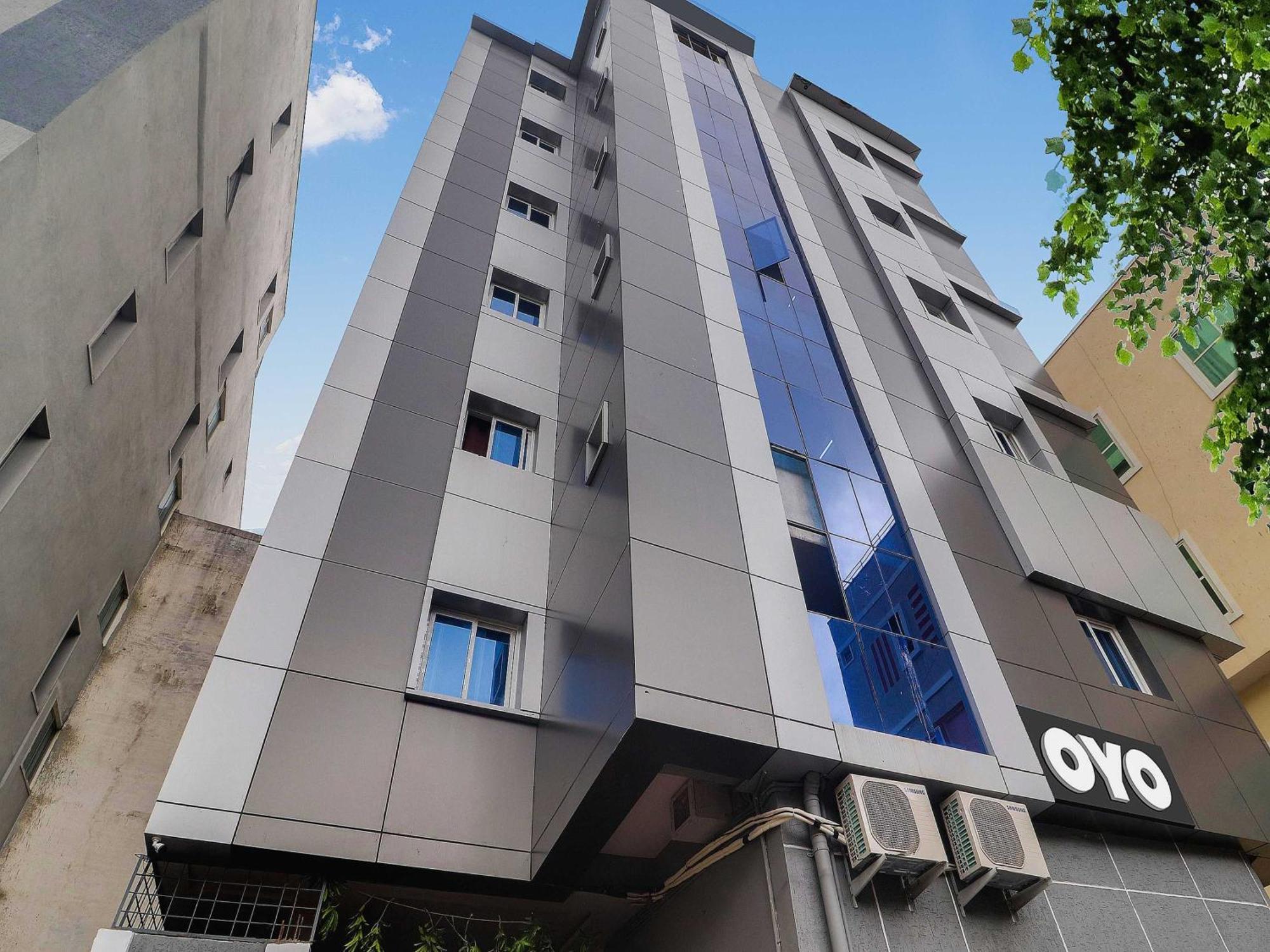 Hotel O Red Stone Hotels Хайдарабад Экстерьер фото