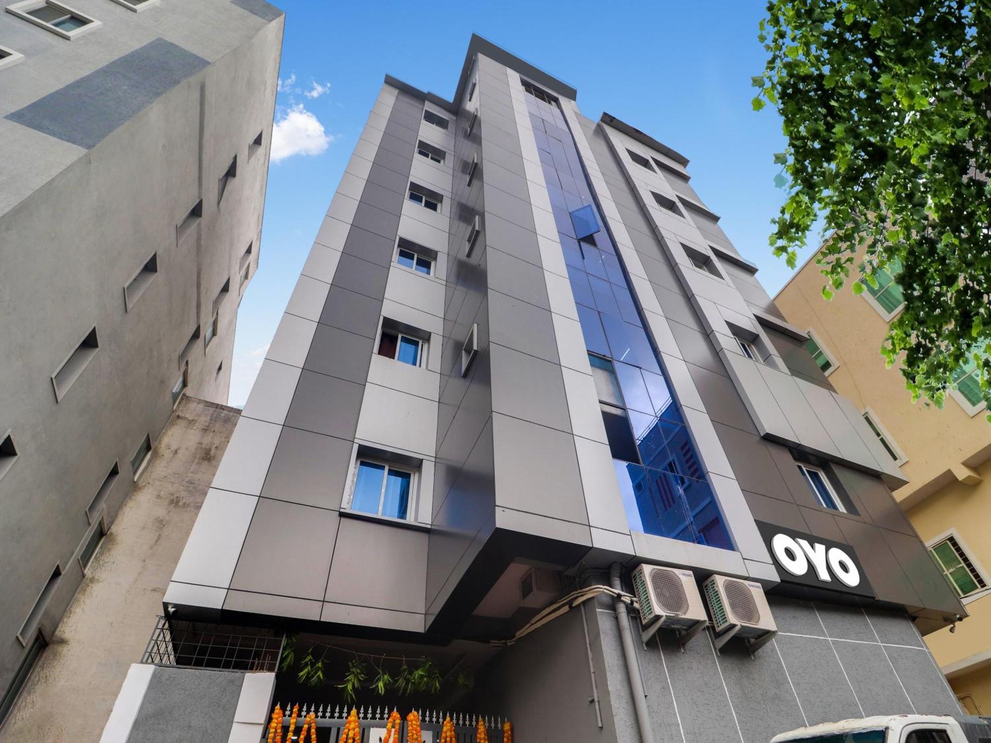 Hotel O Red Stone Hotels Хайдарабад Экстерьер фото